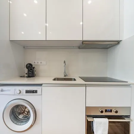 Window To By Amber Star Rent Oporto