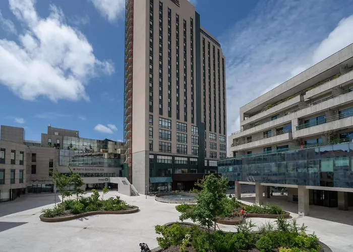 Window To By Amber Star Rent