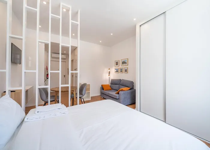 Window To By Amber Star Rent *