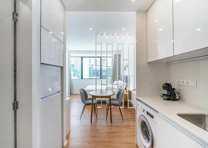 Window To By Amber Star Rent Porto