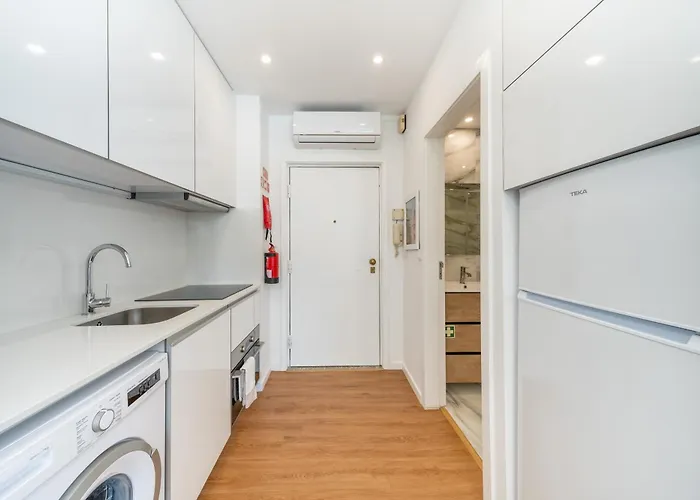 Apartman Window To By Amber Star Rent