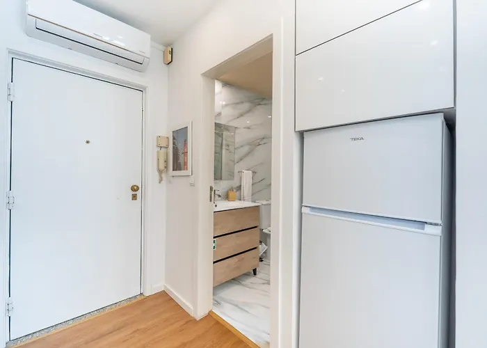 Window To By Amber Star Rent Apartman