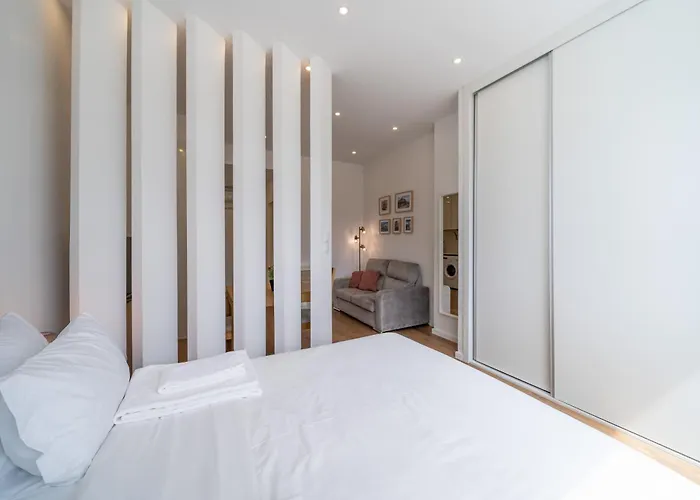 Window To By Amber Star Rent *